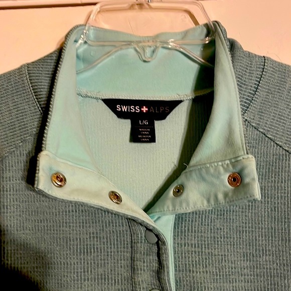 Athletic Top - Picture 4 of 7